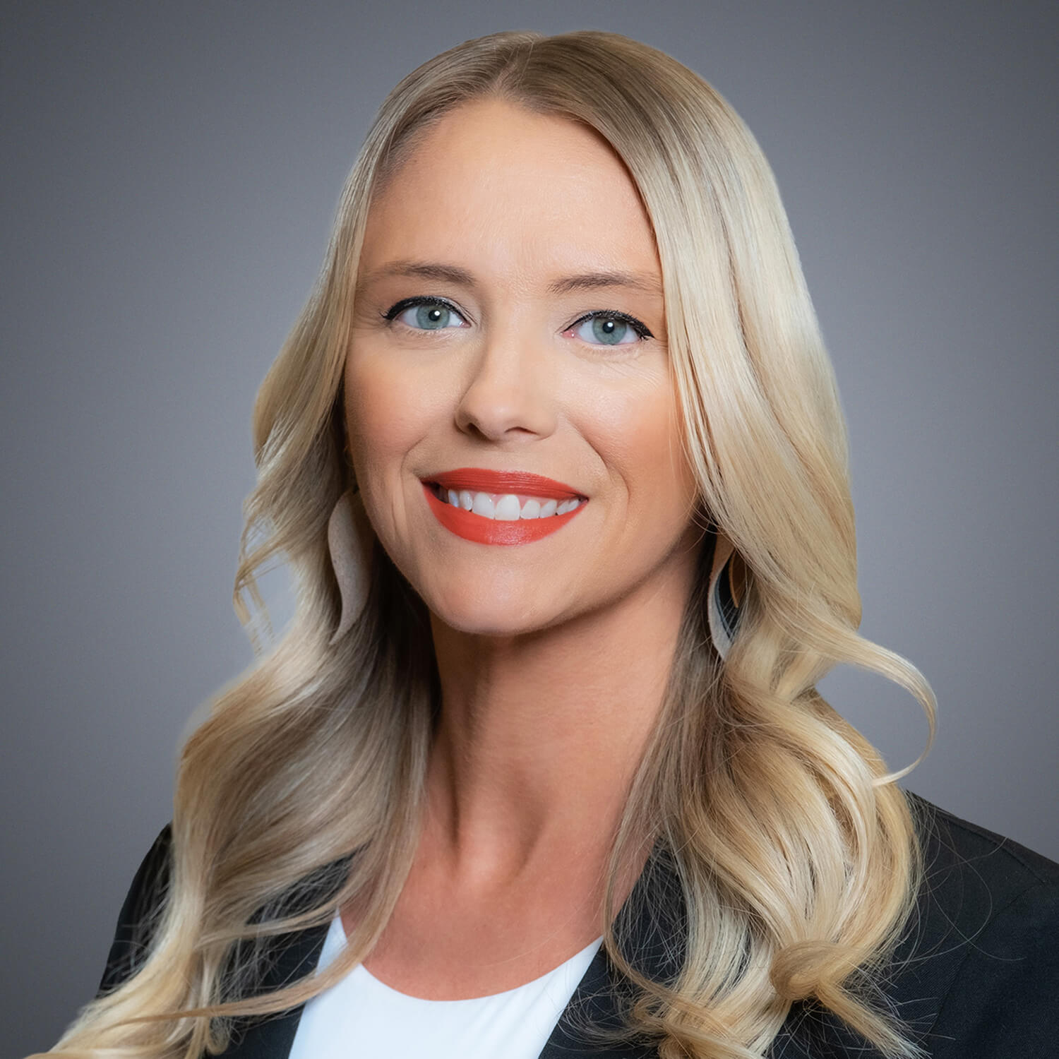 nicole-neumann-square.jpg